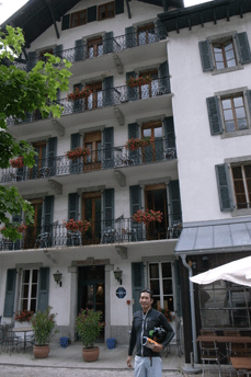 20090609hotel.gif