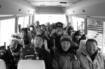 20110414hakkoda-bus.gif